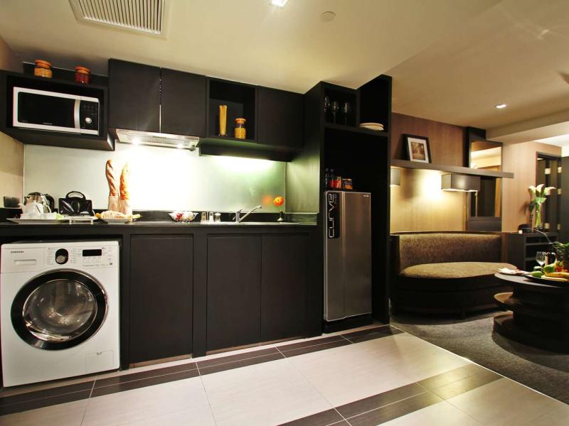 Golden Tulip Mandison Suites