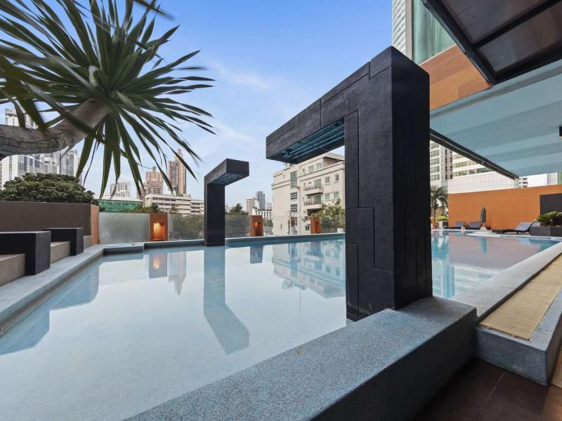 Golden Tulip Mandison Suites