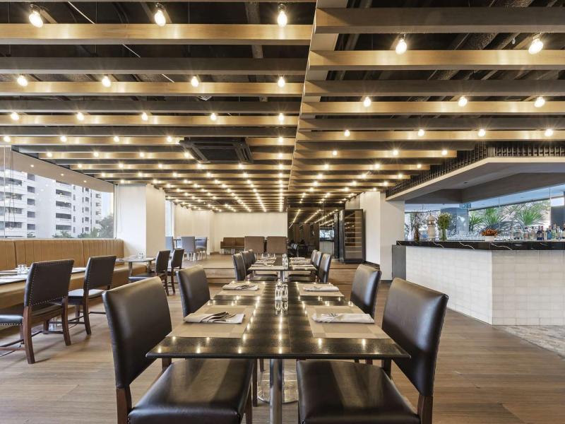 Golden Tulip Mandison Suites