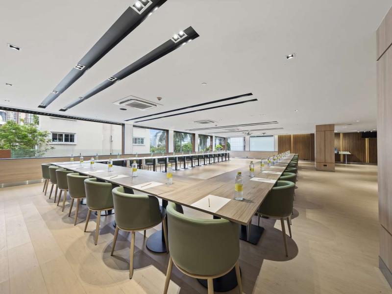 Golden Tulip Mandison Suites