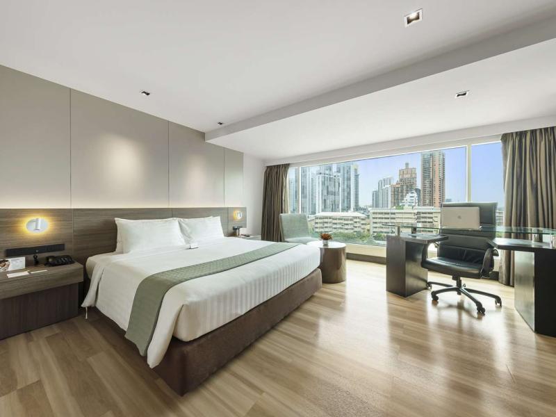Golden Tulip Mandison Suites