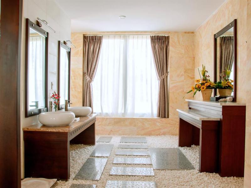 Villa Del Sol Beach Resort & Spa