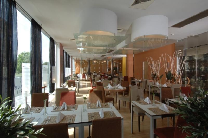 Holiday Inn Congress Centre