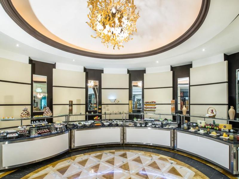 Sunday Hotel Holiday International Dubai