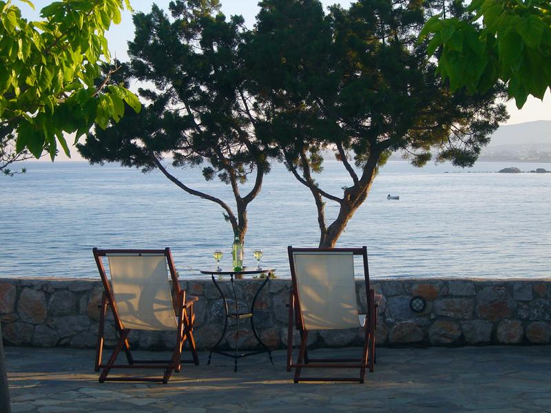 Paraktio Beach Apartments