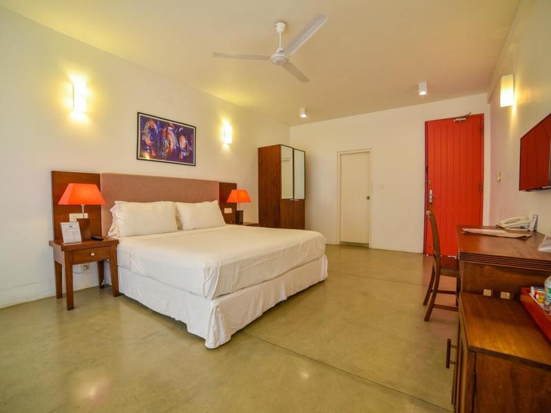 Coral Rock by Bansei