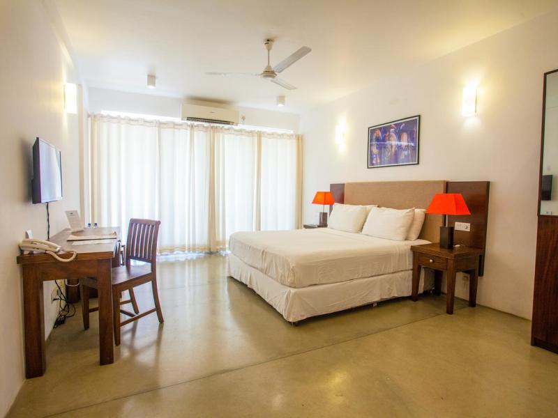 Coral Rock by Bansei