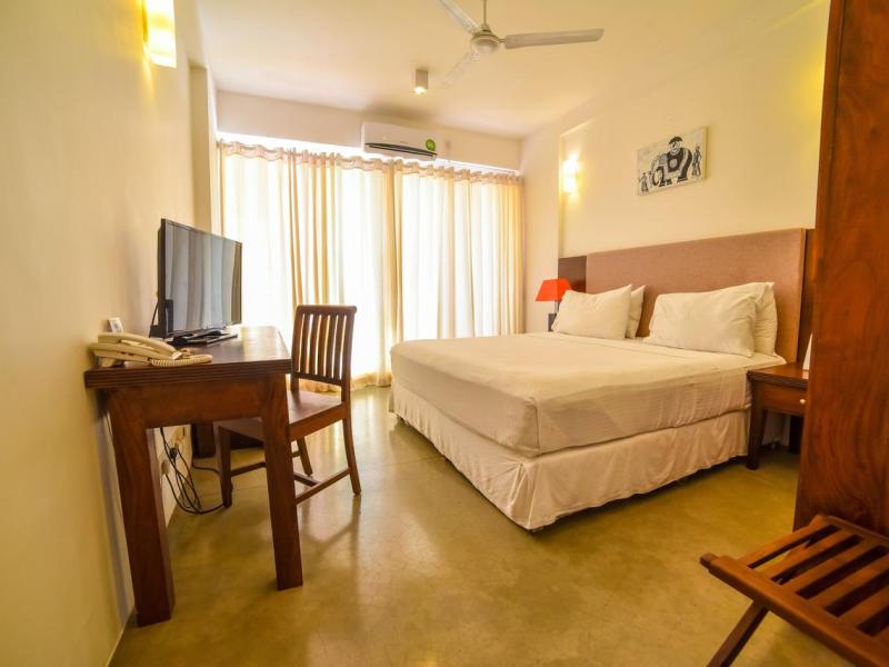 Coral Rock by Bansei