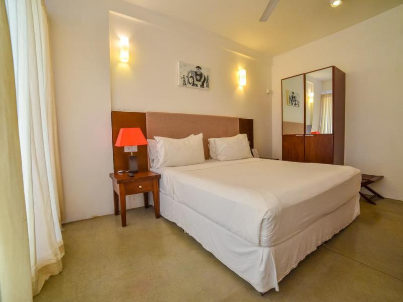 Coral Rock by Bansei