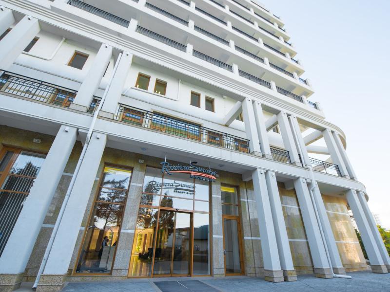 Riviera Sunrise Resort & Spa