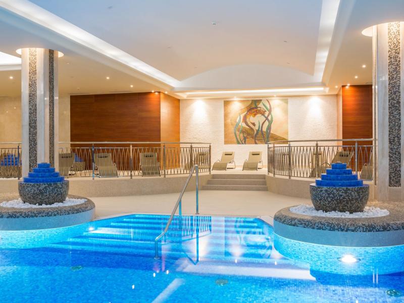 Riviera Sunrise Resort & Spa