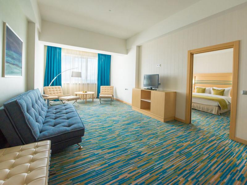 Riviera Sunrise Resort & Spa