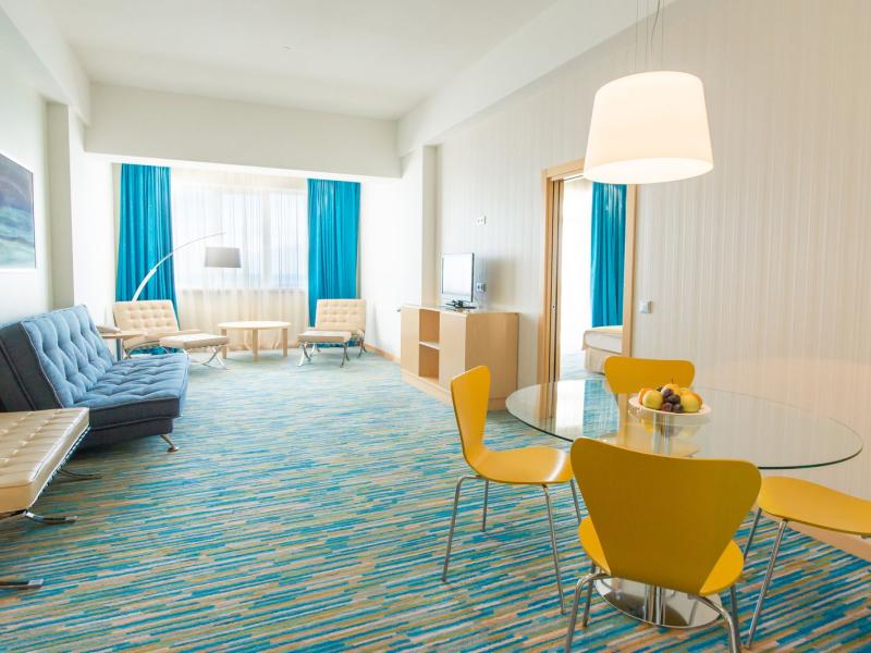 Riviera Sunrise Resort & Spa