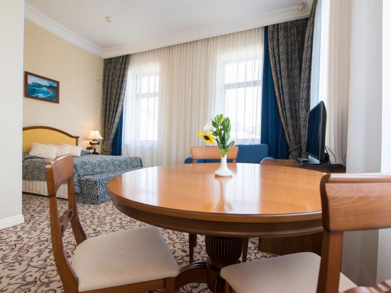 Riviera Sunrise Resort & Spa