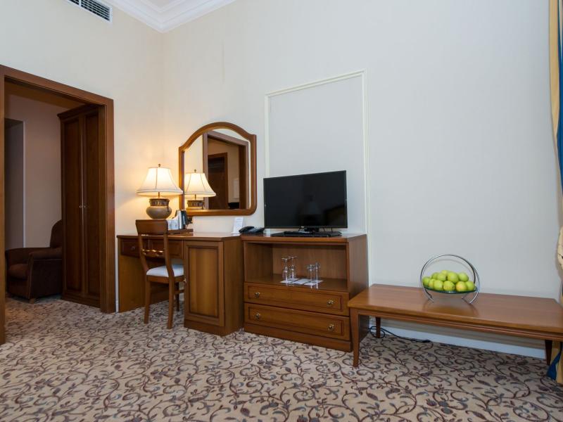 Riviera Sunrise Resort & Spa