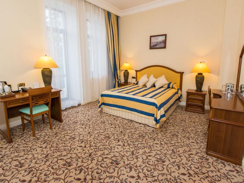 Riviera Sunrise Resort & Spa