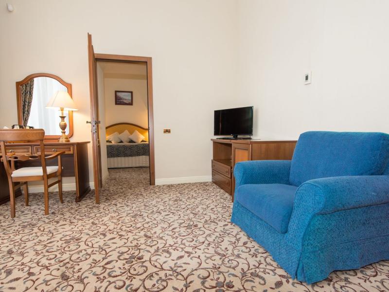 Riviera Sunrise Resort & Spa