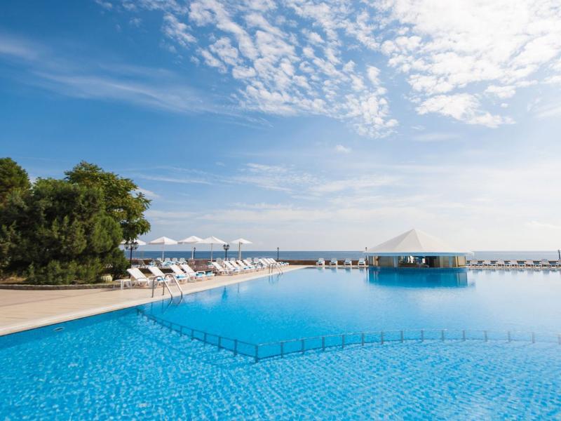 Riviera Sunrise Resort & Spa