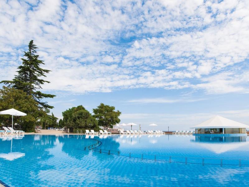 Riviera Sunrise Resort & Spa