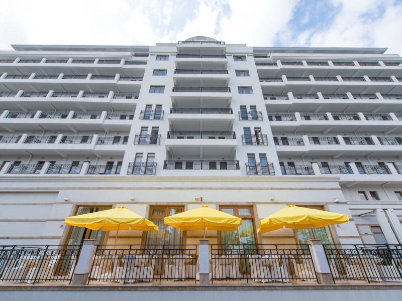 Riviera Sunrise Resort & Spa