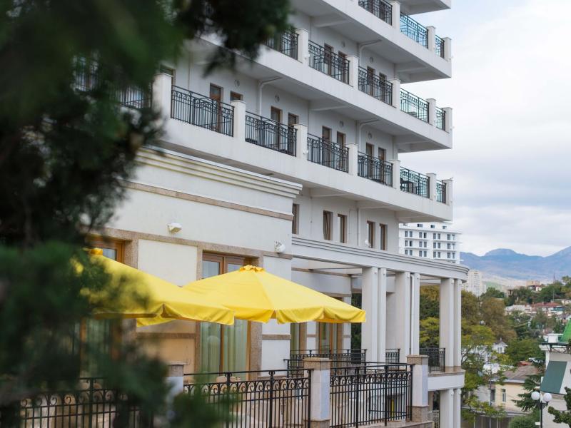 Riviera Sunrise Resort & Spa