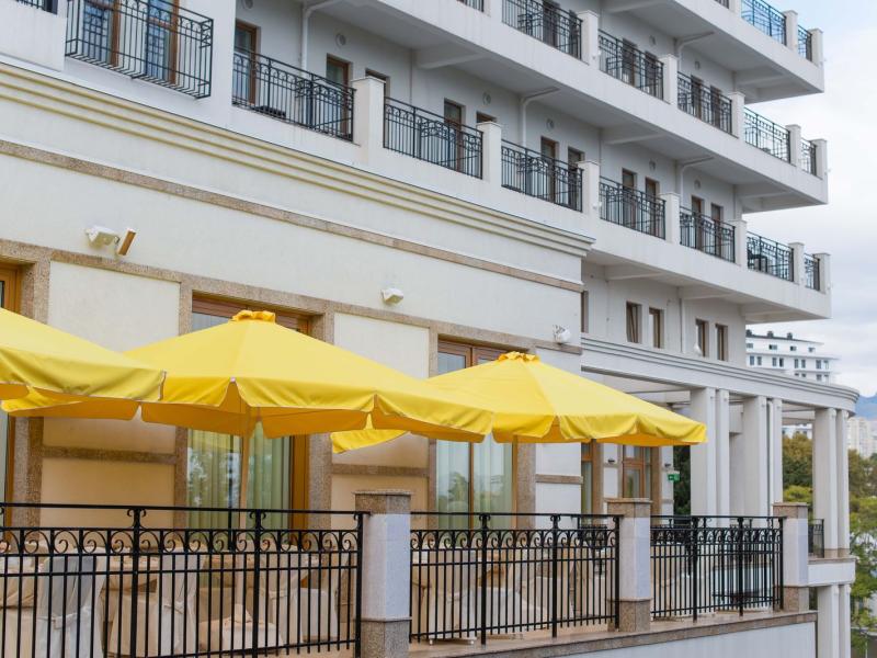 Riviera Sunrise Resort & Spa