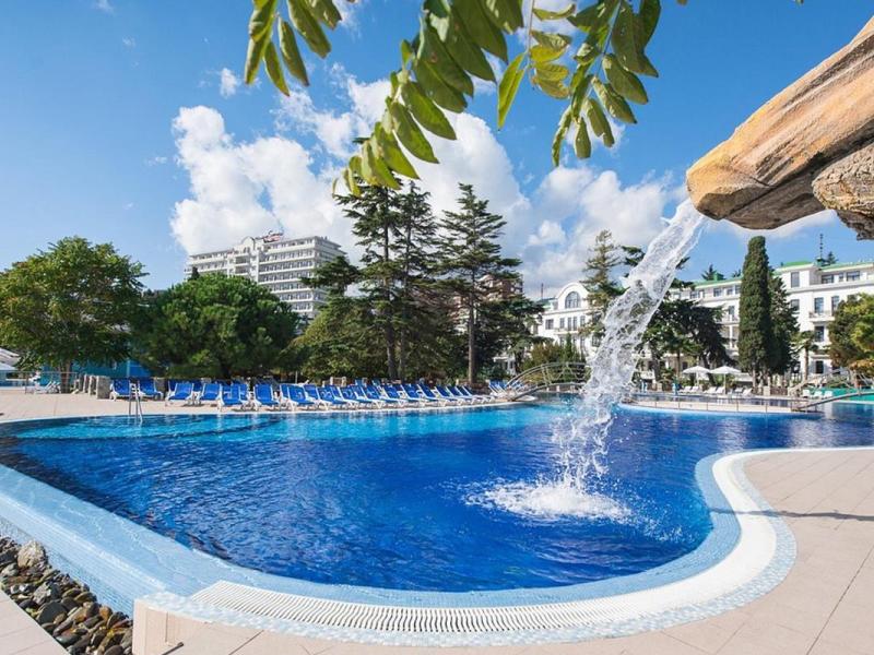 Riviera Sunrise Resort & Spa