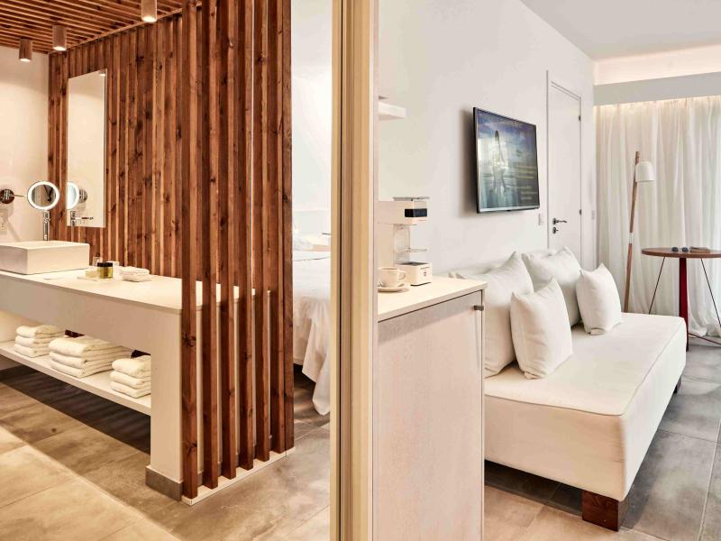 So White Club Resort