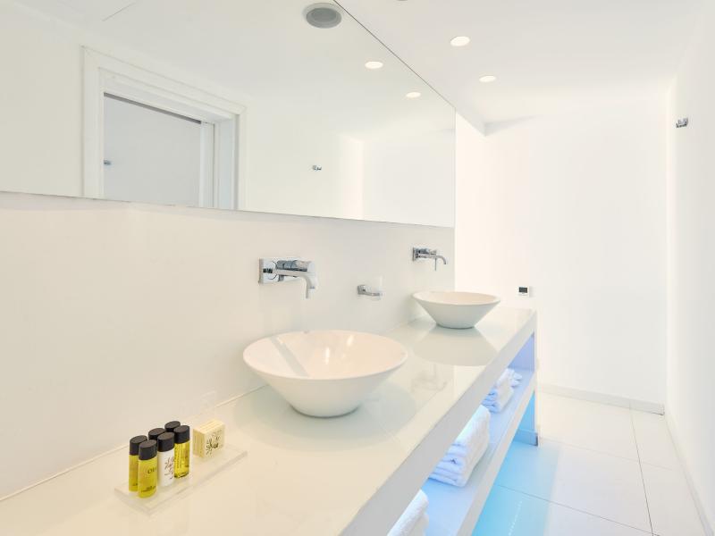 So White Club Resort