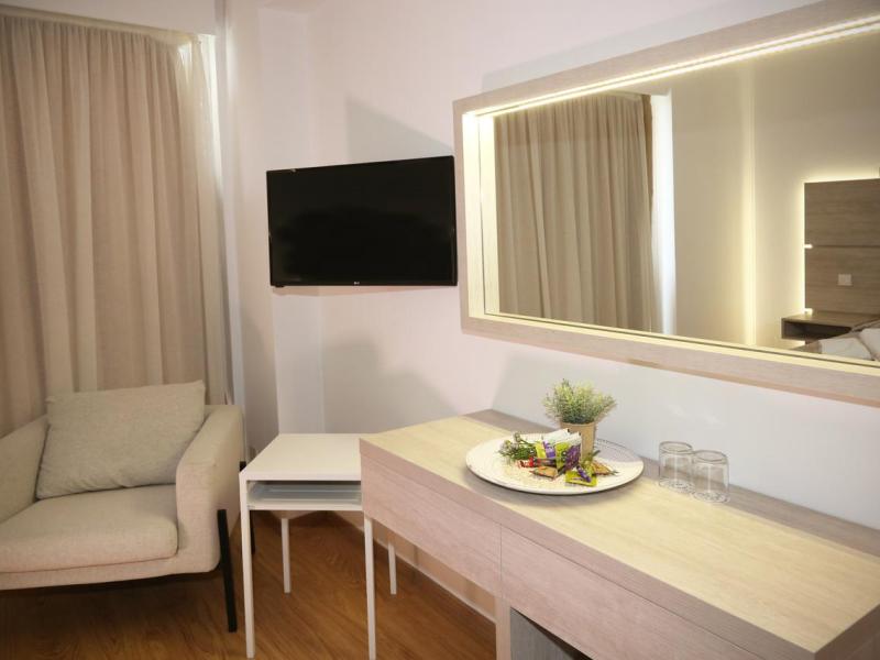 Pier Beach Hotel Apartments