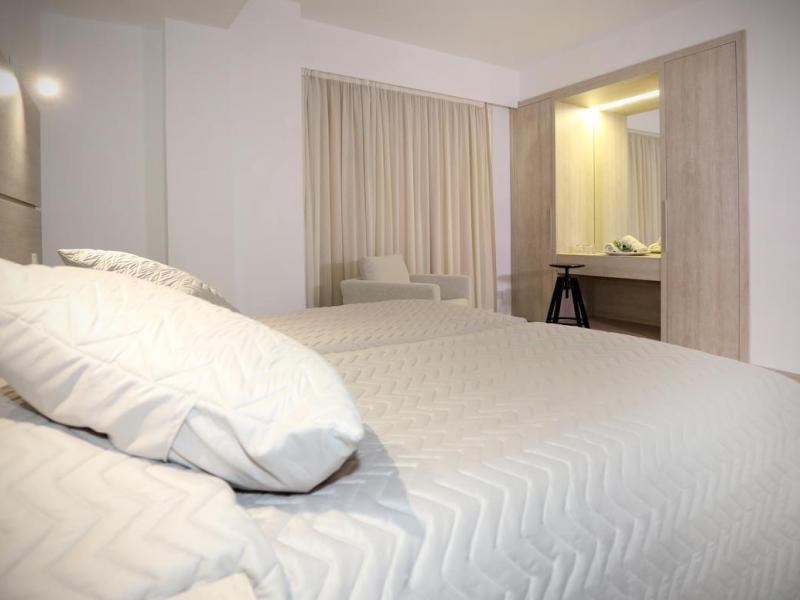 Pier Beach Hotel Apartments