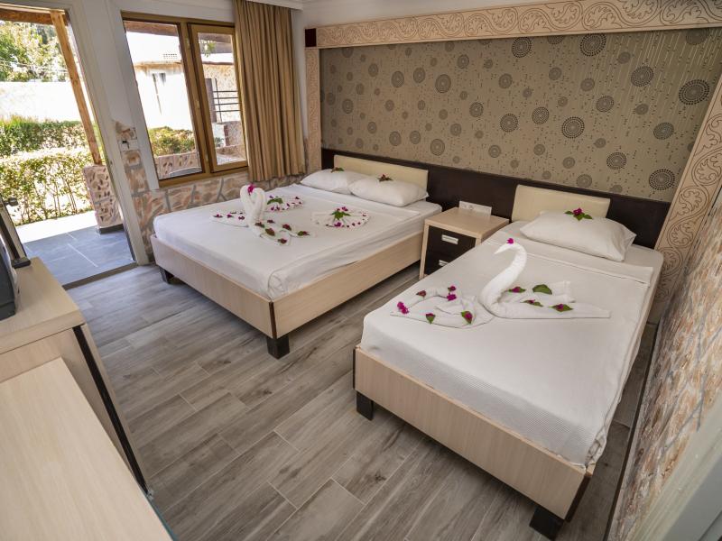 Aperion Beach Hotel