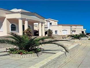 Caretta Beach Hotel Apartments