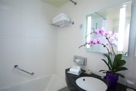 voco Paris - Porte de Clichy, an IHG Hotel