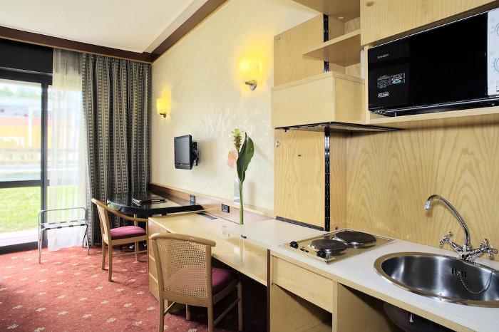 Petra Hotel and Residence