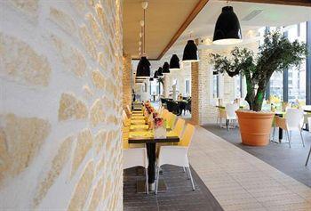 Residhome Appart Hotel Paris-Massy 