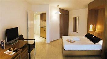 Residhome Appart Hotel Paris-Massy 