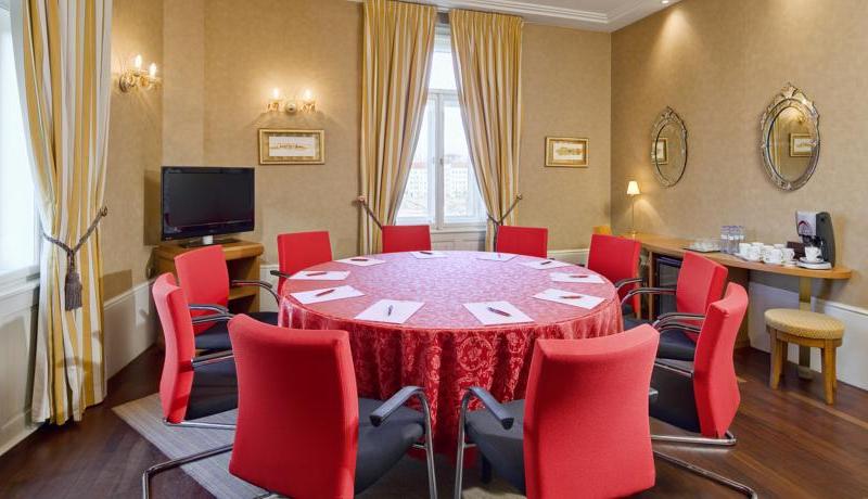 Mamaison Hotel Riverside