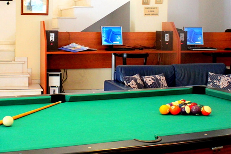 Latania Studios & Apartments