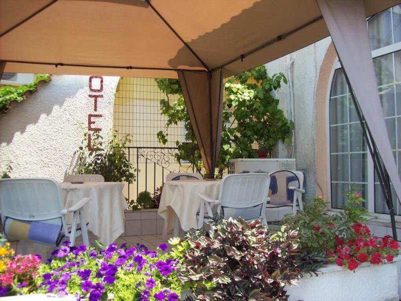 Mironi Hotel