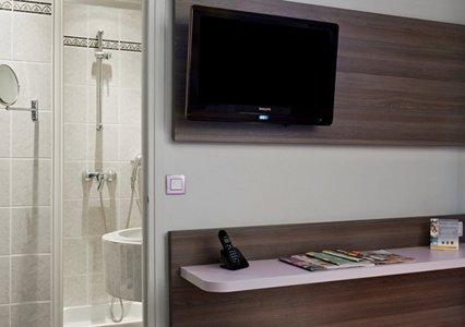 Comfort Hotel Nation Pere Lachaise Paris 11