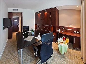 Holiday Inn Paris Charles De Gaulle Airport