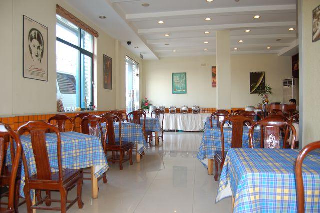 Lakeside Holiday Inn Shanghai