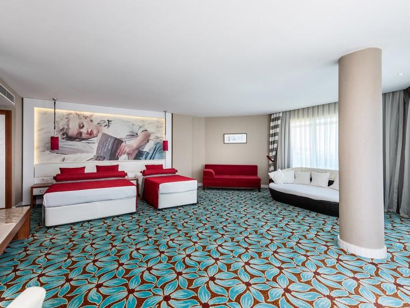 Vikingen Infinity Resort & Spa