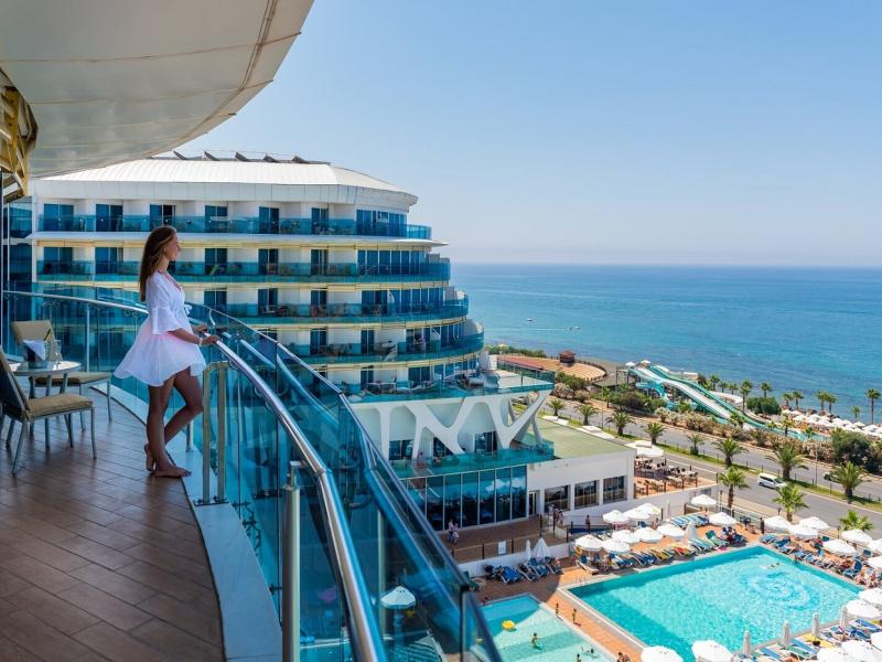 Vikingen Infinity Resort & Spa