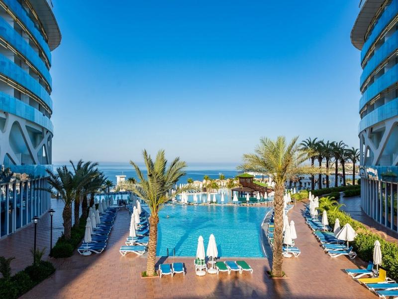 Vikingen Infinity Resort & Spa