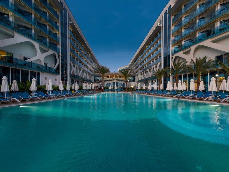 Vikingen Infinity Resort & Spa