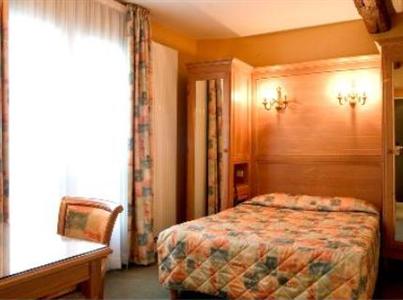 Hotel La Fleche D`Or Paris
