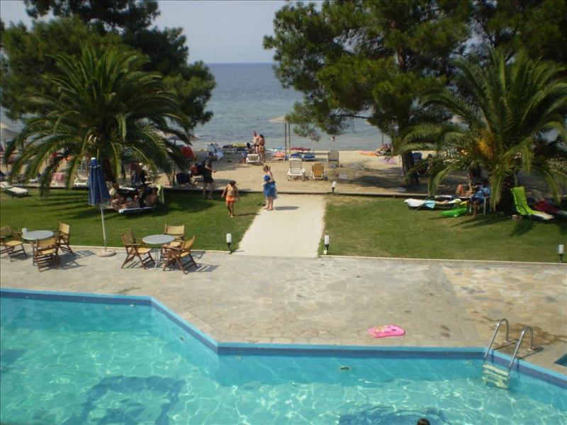 Rachoni Bay Hotel