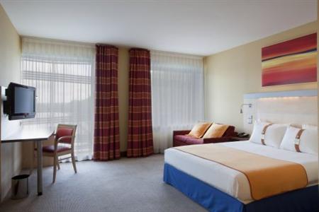 Holiday Inn Express Paris Canal De La Villette